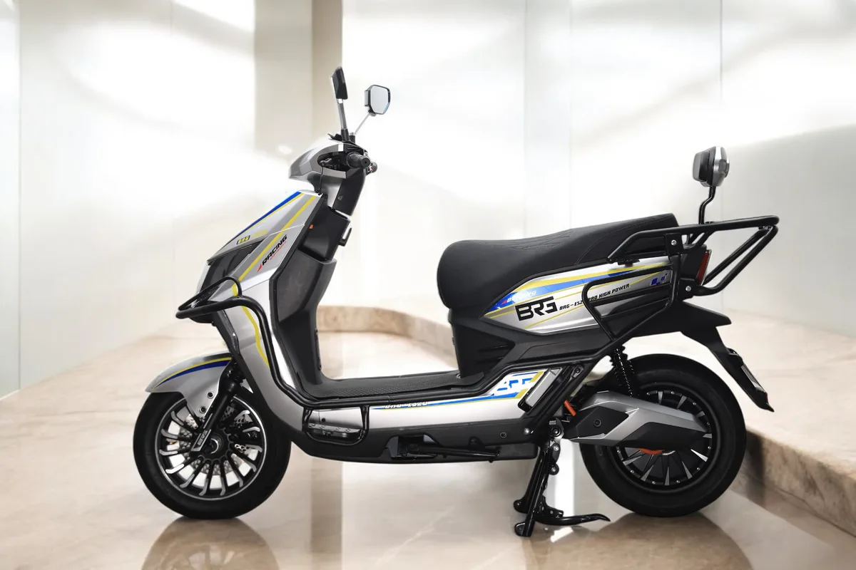 BRG Legend ES20 Pro — electric scooter in Pakistan
